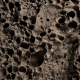 „Perfekt für kleine Aquarien: Dieser hochporöse Island Lava Stein bietet auf kleinstem Raum maximale Fläche für nützliche Bakterien und Ihre Garnelen.“